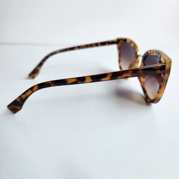 Circus by Sam Edelman Tortoise Shell Cat-Eye Frame Sunglasses Gradient Lenses - Picture 4 of 10